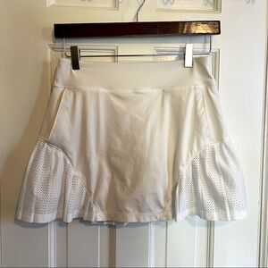 🎾Under Armor white tennis skirt